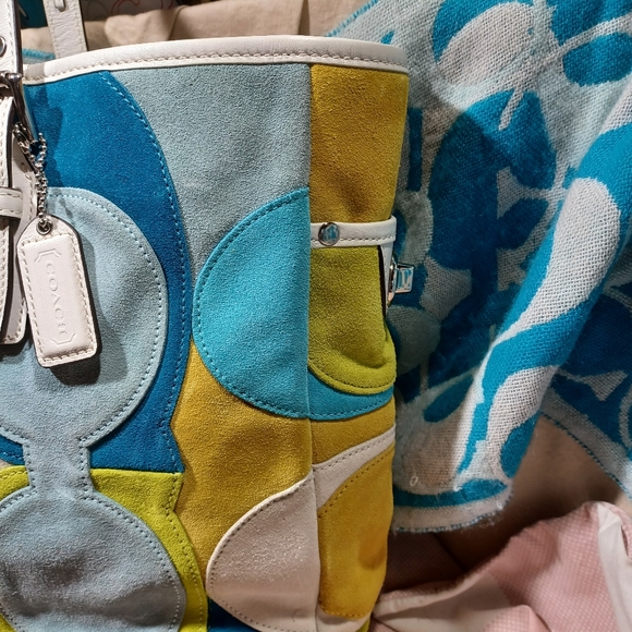 Coach suede tote - Picture 2 of 10